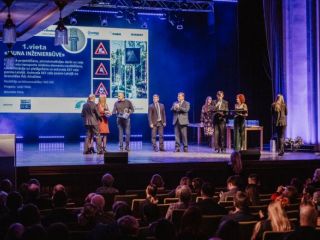 Projektā SMART E67 aprīkotais autoceļa E67 ceļa posms saņem Latvijas Būvniecības gada balvu